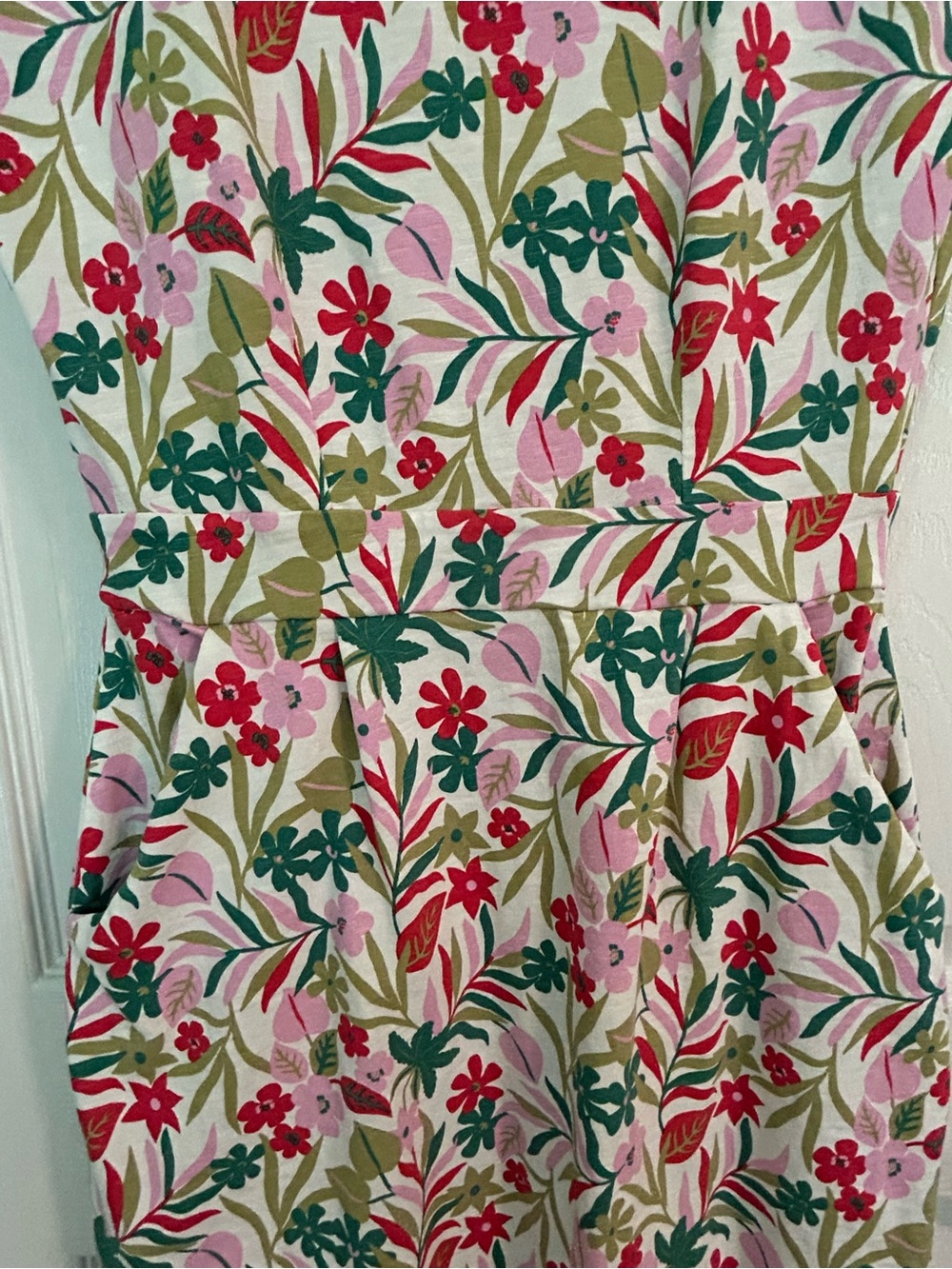 Boden Floral Cotton Jersey Cap-Sleeve Sheath Dress in Pink, Red, Green - Picture 5 of 5